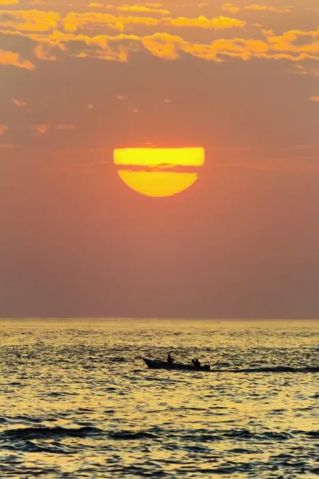 Framed Print : Fishing boat and sunset off Playa Guiones surf beach, Nosara, Nicoya Peninsula, Guanacaste Province, Costa Rica, Central America Framed Print : Fishing boat and sunset off Playa Guiones surf beach, Nosara, Nicoya Peninsula, Guanacaste Province, Costa Rica, Central America