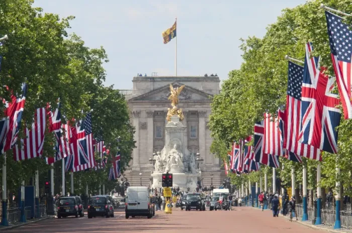 Framed Print : Flags lining the Mall to Buckingham Palace for President Obamas State Visit in 2011, London, England, United Kingdom, Europe Framed Print : Flags lining the Mall to Buckingham Palace for President Obamas State Visit in 2011, London, England, United Kingdom, Europe