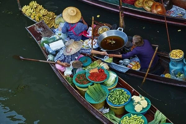 Floating market, Damnoen Saduak, Ratchaburi Province, Thailand, Southeast Asia, Asia