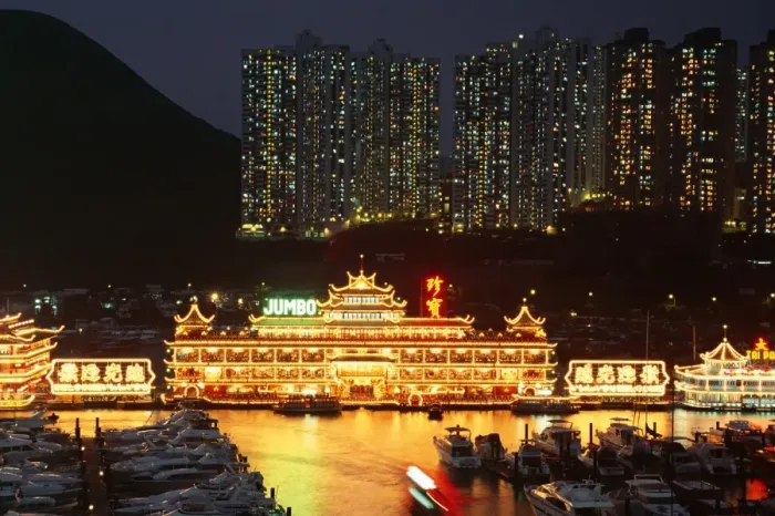 Framed Print : Floating restaurants, Aberdeen Harbour, Hong Kong, China, Asia Framed Print : Floating restaurants, Aberdeen Harbour, Hong Kong, China, Asia