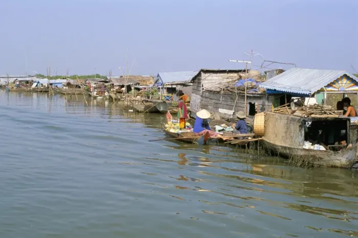Framed Print : Floating village of Chong Kneas, Lake Tonle Sap, near Siem Reap, Cambodia Framed Print : Floating village of Chong Kneas, Lake Tonle Sap, near Siem Reap, Cambodia
