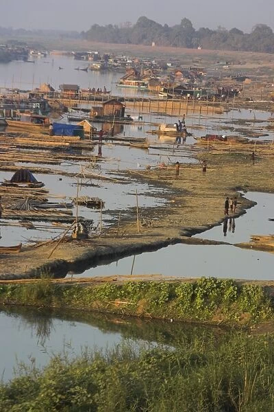 Floating village, Uwe Zoon Jetty, Ayeyarwady River, Mandalay, Myanmar (Burma), Asia