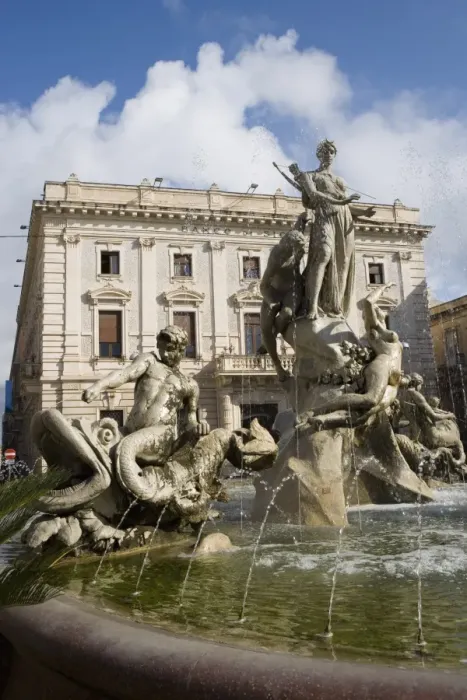 Framed Print : Fontana di Diana Framed Print : Fontana di Diana