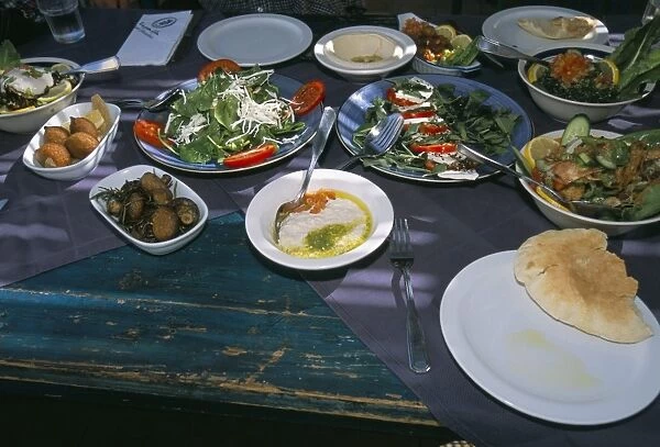 Food at the Haret Idoudna restaurant
