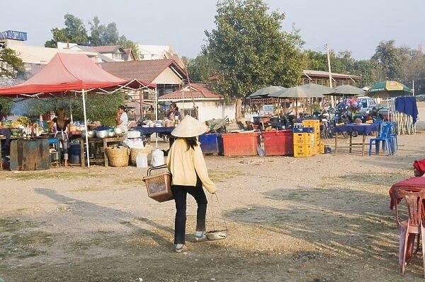 Food stalls on side of Mekong River, Vientiane, Laos, Indochina, Southeast Asia, Asia