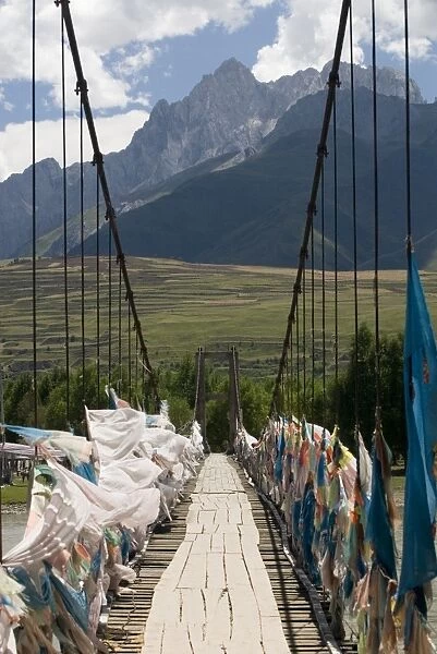 Footbridge over Yalong river, Ganzi (Garze), Sichuan, China, Asia