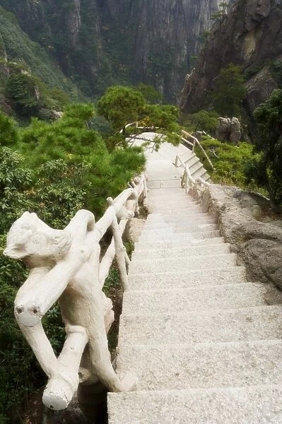 Footpath, Xihai (West Sea) Valley, Mount Huangshan (Yellow Mountain), UNESCO World Heritage Site