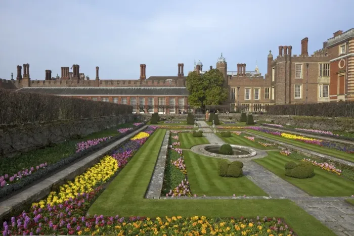 Framed Print : Formal gardens, Hampton Court Palace, Greater London, England, United Kingdom, Europe Framed Print : Formal gardens, Hampton Court Palace, Greater London, England, United Kingdom, Europe