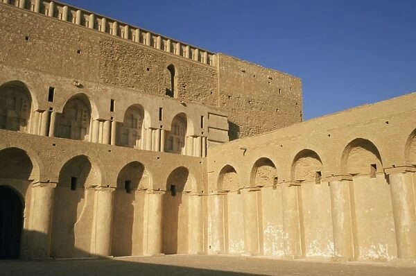 Fort, Al Ukhaidhir (Al Ukhaidir)