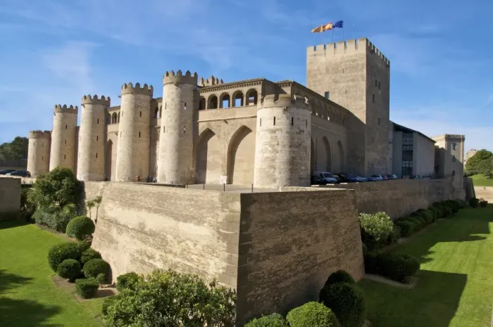 Framed Print : Fortified walls and towers of the Aljaferia palace dating from the 11th century, Saragossa (Zaragoza), Aragon, Spain, Europe Framed Print : Fortified walls and towers of the Aljaferia palace dating from the 11th century, Saragossa (Zaragoza), Aragon, Spain, Europe