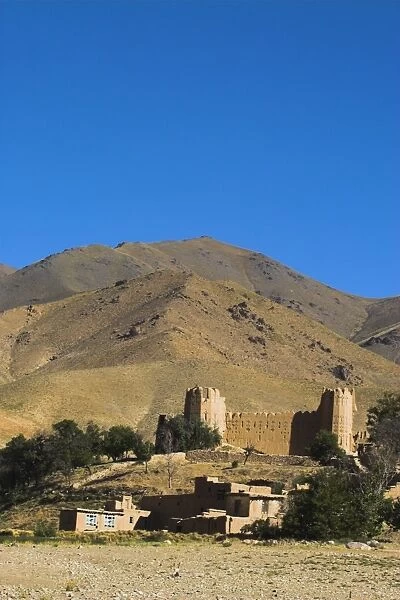 Fortress, Sar-e-Cheshma (Sarcheshma), between Kabul and Bamiyan, Afghanistan, Asia