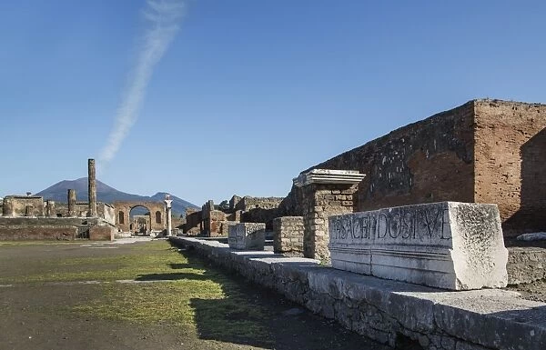 The Forum and Vesuvius volcano, Pompeii, UNESCO World Heritage Site, Campania, Italy, Europe
