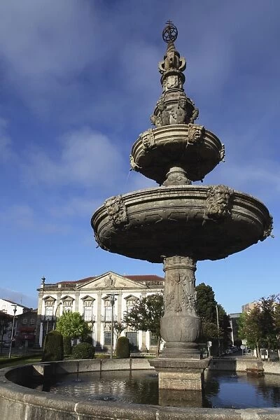 Fountain at the Casa Grande (Grand House), an 18th century palace, Campo das Hortes