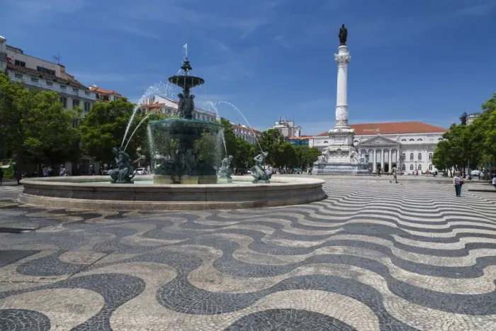 Framed Print : Fountain frames the old palace in Praca de Dom Pedro IV (Rossio Square), Pombaline Downtown Framed Print : Fountain frames the old palace in Praca de Dom Pedro IV (Rossio Square), Pombaline Downtown