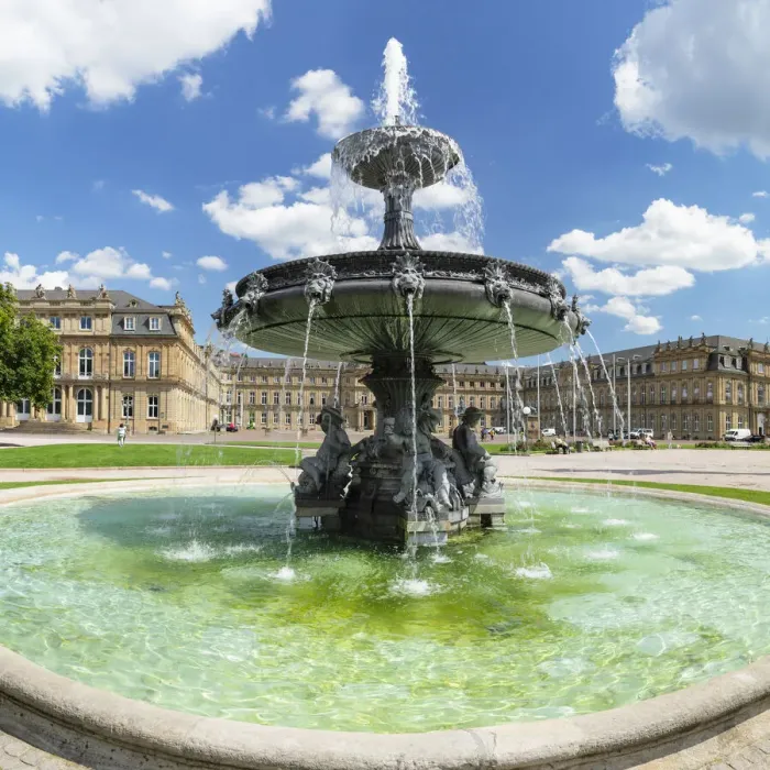 Framed Print : Fountain and New Castle on Schlossplatz Square, Stuttgart, Neckar Valley