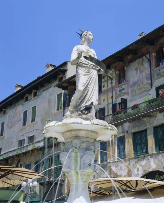 Framed Print : Fountain in Piazza delle Erbe Framed Print : Fountain in Piazza delle Erbe