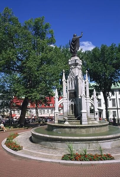 Fountain in the Place d Armes in Quebec City, Quebec, Canada, North America