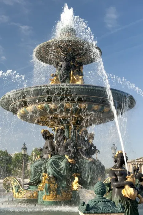Framed Print : Fountain at Place de la Concorde, Paris, France, Europe Framed Print : Fountain at Place de la Concorde, Paris, France, Europe