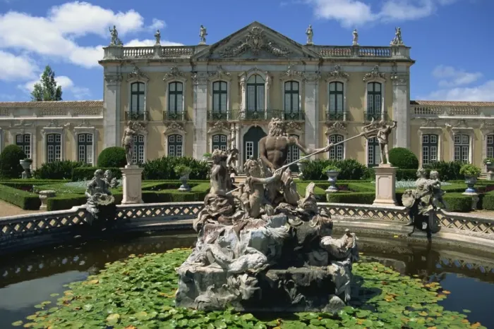 Framed Print : Fountain in front of the Queluz Palace in Lisbon Framed Print : Fountain in front of the Queluz Palace in Lisbon