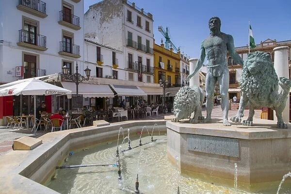 Fountain and restaurants, Plaza del Socorro, Ronda, Andalusia, Spain, Europe