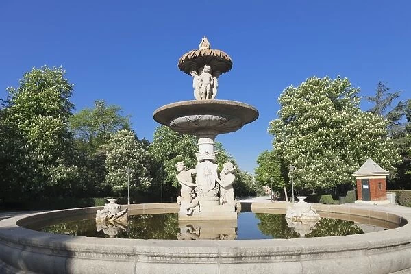 Fountain, Retiro Park, Parque del Buen Retiro, Madrid, Spain, Europe
