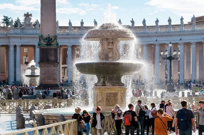 Framed Print : Fountain at St. Peter's Square, Vatican City, UNESCO World Heritage Site, Rome, Lazio, Italy, Europe Framed Print : Fountain at St. Peter's Square, Vatican City, UNESCO World Heritage Site, Rome, Lazio, Italy, Europe