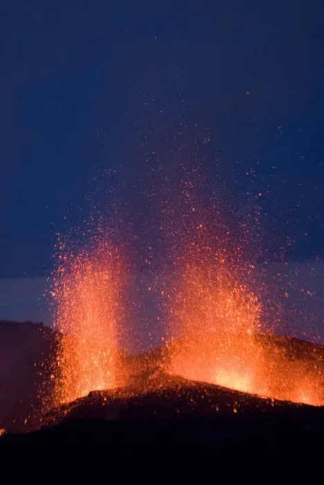 Framed Print : Fountaining lava from Eyjafjallajokull volcano, Iceland, Polar Regions Framed Print : Fountaining lava from Eyjafjallajokull volcano, Iceland, Polar Regions