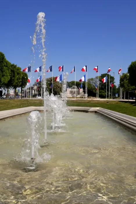 Framed Print : Fountains in Hautes Promenades park Framed Print : Fountains in Hautes Promenades park