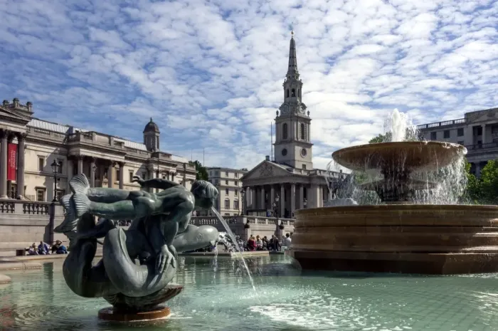 Framed Print : Fountains and St. Martins Church, Trafalgar Square, London, England, United Kingdom Framed Print : Fountains and St. Martins Church, Trafalgar Square, London, England, United Kingdom