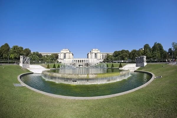 Fountains of the Trocadero Gardens, Paris, France, Europe