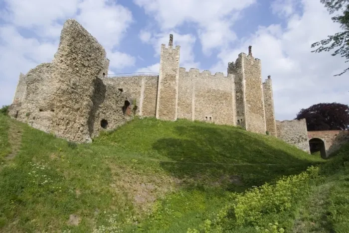 Framed Print : Framlingham Castle, a fortress dating from the 12th century, Suffolk, England Framed Print : Framlingham Castle, a fortress dating from the 12th century, Suffolk, England