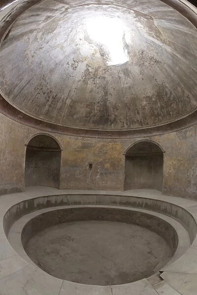 Frigidarium in the Forum Baths, Pompeii, UNESCO World Heritage Site, Campania