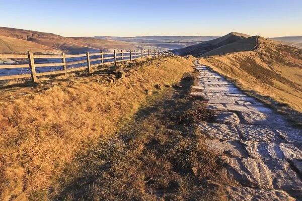 Frosty morning, Great Ridge, Hollins Cross to Mam Tor, Edale Valley, Castleton, Peak