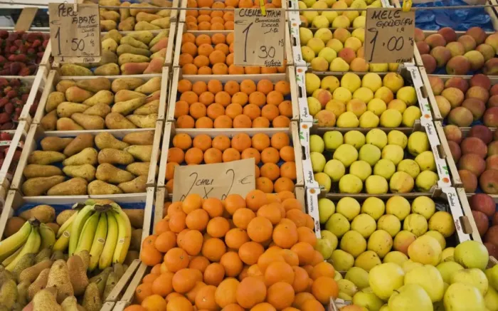 Framed Print : Fruit for sale, Padova, Veneto, Italy, Europe Framed Print : Fruit for sale, Padova, Veneto, Italy, Europe