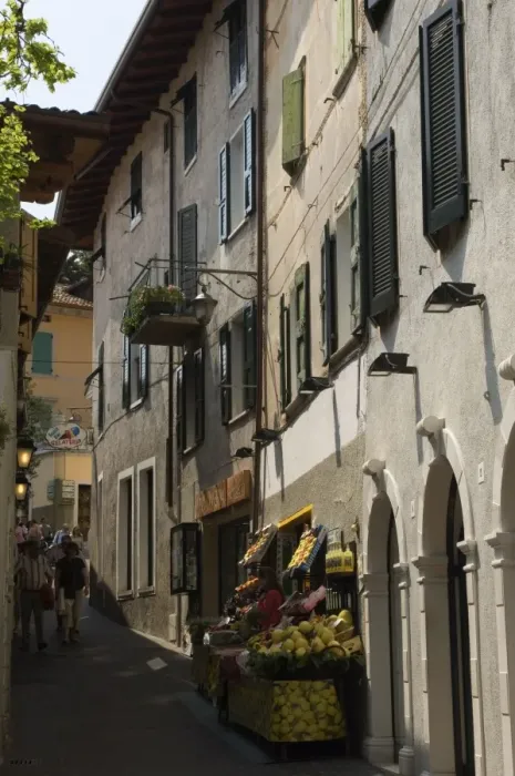 Framed Print : A fruit shop in the old town of Limone, Lake Garda, Lombardy, Italy, Europe Framed Print : A fruit shop in the old town of Limone, Lake Garda, Lombardy, Italy, Europe