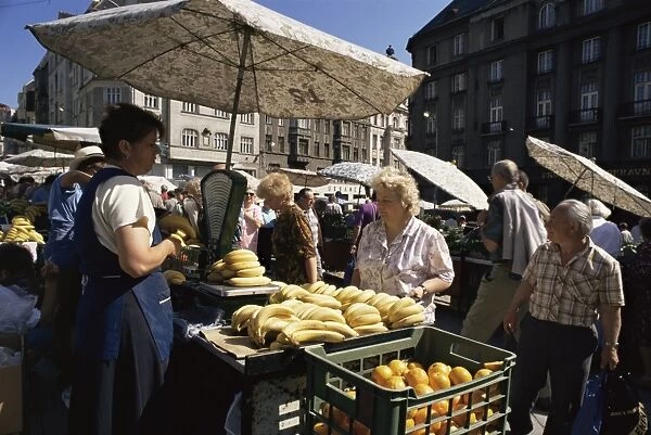 Fruit stall in the market, Brno, Moravia, Czech Republic, Europe