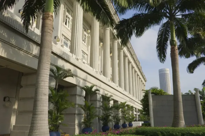 Framed Print : The Fullerton Hotel Framed Print : The Fullerton Hotel