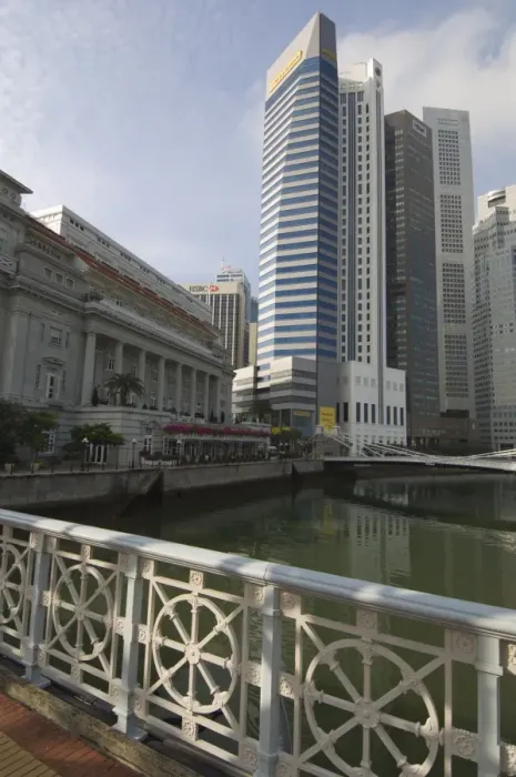 Framed Print : The Fullerton Hotel and the Financial District beyond Framed Print : The Fullerton Hotel and the Financial District beyond