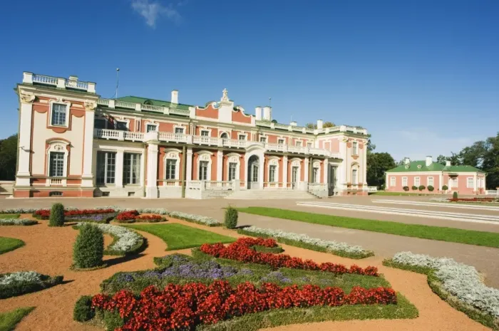 Framed Print : Garden at Kadriorg Palace, residence of the president of Estonia, Tallinn Framed Print : Garden at Kadriorg Palace, residence of the president of Estonia, Tallinn