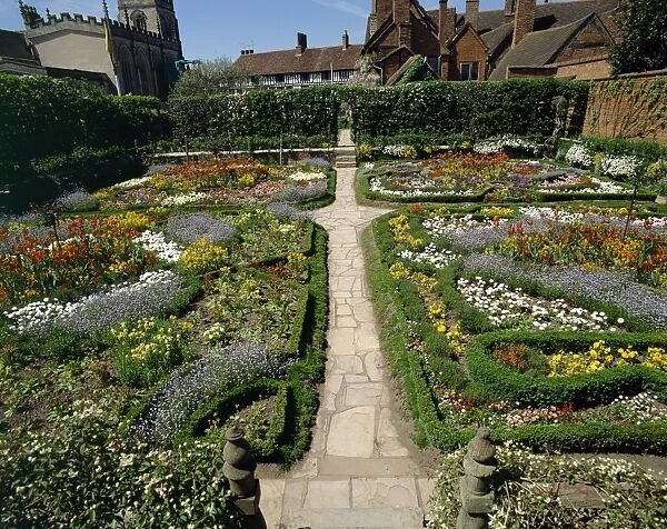 Gardens at New Place, Stratford-on-Avon, Warwickshire, England, United Kingdom, Europe