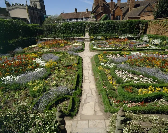 Framed Print : Gardens at New Place, Stratford-on-Avon, Warwickshire, England, United Kingdom, Europe Framed Print : Gardens at New Place, Stratford-on-Avon, Warwickshire, England, United Kingdom, Europe
