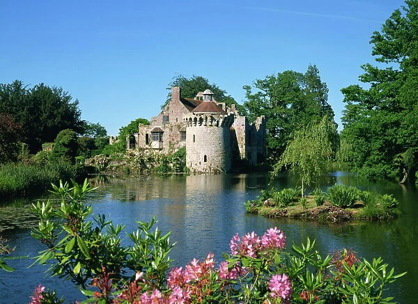 Gardens, Scotney Castle, Kent, England, United Kingdom, Europe