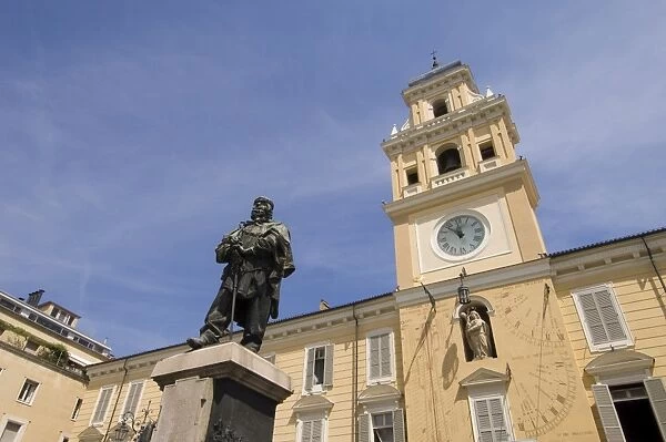 Garibaldi statue, Piazza Garibaldi, Parma, Emilia-Romagna, Italy, Europe