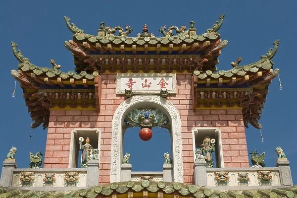 Gate of the Assembly Hall of the Cantonese Chinese Congregation, Hoi An