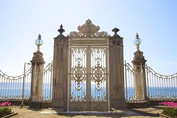 Gate to the Bosphorus, Dolmabahce Palace, Istanbul, Turkey, Europe