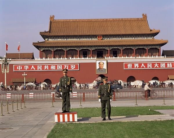 Gate of Heavenly Peace, Tiananmen Square, Beijing, China, Asia