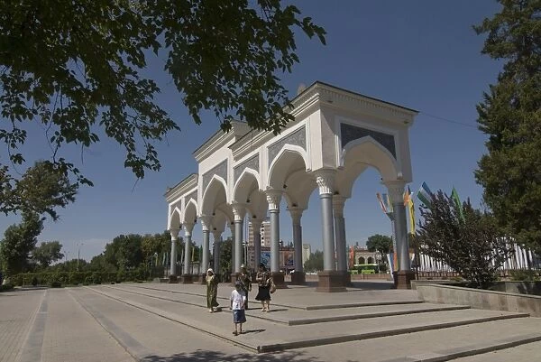 Gate to the Navoi Park, Tashkent, Uzbekistan, Central Asia, Asia