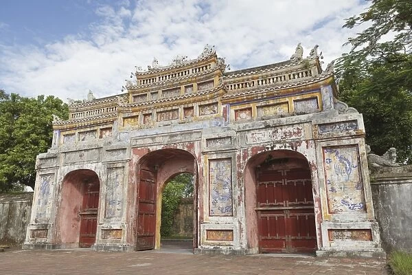 Gates at the Imperial Citadel, Hue, UNESCO World Heritage Site, Vietnam, Indochina, Southeast Asia, Asia