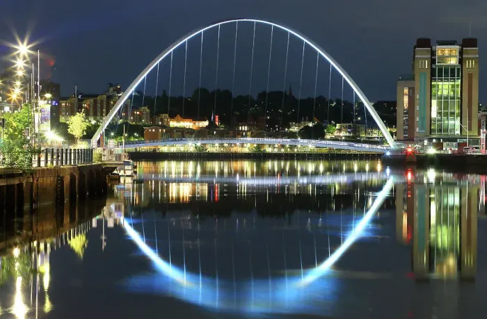 Framed Print : Gateshead Millennium Bridge at night, Newcastle-upon-Tyne, Tyne and Wear, England, United Kingdom, Europe Framed Print : Gateshead Millennium Bridge at night, Newcastle-upon-Tyne, Tyne and Wear, England, United Kingdom, Europe