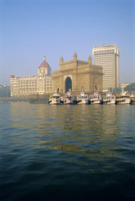 Framed Print : Gateway of India arch and Taj Mahal Intercontinental Hotel Framed Print : Gateway of India arch and Taj Mahal Intercontinental Hotel